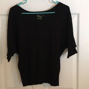 Takeout Sweaters - Short sleeve sweater Takeout Sweaters - Short sleeve sweater